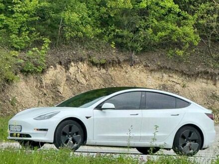 Белый Тесла Модель 3, объемом двигателя 0 л и пробегом 55 тыс. км за 17650 $, фото 1 на Automoto.ua