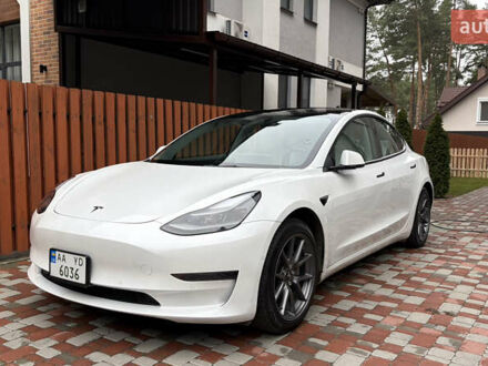 Білий Тесла Модель 3, об'ємом двигуна 0 л та пробігом 81 тис. км за 22000 $, фото 1 на Automoto.ua