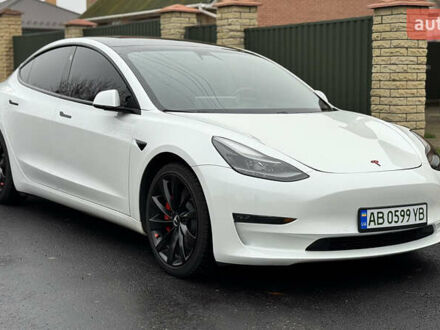 Белый Тесла Модель 3, объемом двигателя 0 л и пробегом 90 тыс. км за 23000 $, фото 1 на Automoto.ua