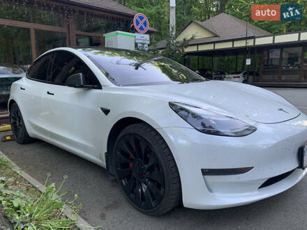 Тесла Модель 3 2021 у Києві на Automoto.ua Білий Тесла Модель 3, об'ємом двигуна 0 л та пробігом 114 тис. км за 22800 $, фото 1 на Automoto.ua