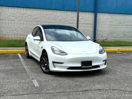 Тесла Модель 3 2021 в Черновцах на Automoto.ua Белый Тесла Модель 3, объемом двигателя 0 л и пробегом 30 тыс. км за 12200 $, фото 1 на Automoto.ua