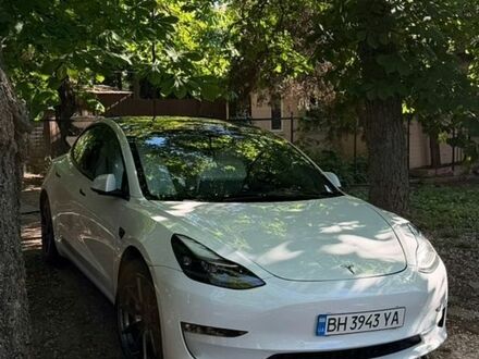 Белый Тесла Модель 3, объемом двигателя 0 л и пробегом 44 тыс. км за 18000 $, фото 1 на Automoto.ua