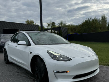 Тесла Модель 3 2021 у Києві на Automoto.ua Білий Тесла Модель 3, об'ємом двигуна 0 л та пробігом 200 тис. км за 16500 $, фото 1 на Automoto.ua
