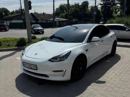 Білий Тесла Модель 3, об'ємом двигуна 0 л та пробігом 95 тис. км за 20900 $, фото 1 на Automoto.ua