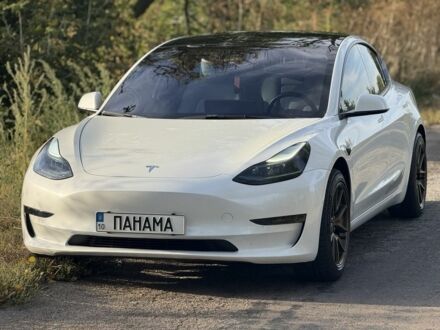 Білий Тесла Модель 3, об'ємом двигуна 0 л та пробігом 55 тис. км за 18699 $, фото 1 на Automoto.ua