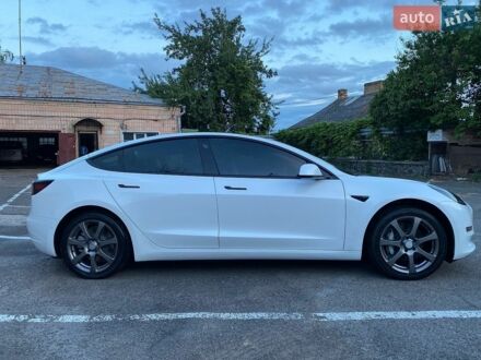 Белый Тесла Модель 3, объемом двигателя 0 л и пробегом 99 тыс. км за 16500 $, фото 1 на Automoto.ua