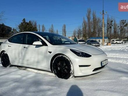 Тесла Модель 3 2021 у Києві на Automoto.ua Білий Тесла Модель 3, об'ємом двигуна 0 л та пробігом 11 тис. км за 20400 $, фото 1 на Automoto.ua
