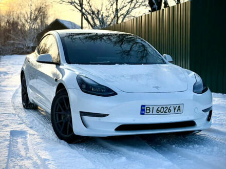 Белый Тесла Модель 3, объемом двигателя 0 л и пробегом 124 тыс. км за 19000 $, фото 1 на Automoto.ua