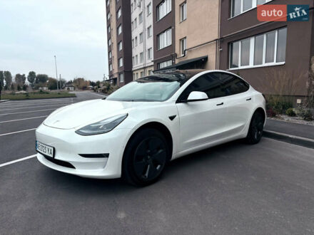 Тесла Модель 3 2021 в Днепре (Днепропетровске) на Automoto.ua Белый Тесла Модель 3, объемом двигателя 0 л и пробегом 38 тыс. км за 22000 $, фото 1 на Automoto.ua