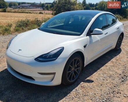 Білий Тесла Модель 3, об'ємом двигуна 0 л та пробігом 120 тис. км за 16500 $, фото 1 на Automoto.ua