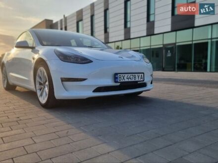 Білий Тесла Модель 3, об'ємом двигуна 0 л та пробігом 74 тис. км за 18300 $, фото 1 на Automoto.ua