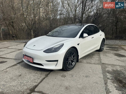 Тесла Модель 3 2021 в Шепетовке на Automoto.ua Белый Тесла Модель 3, объемом двигателя 0 л и пробегом 44 тыс. км за 18700 $, фото 1 на Automoto.ua
