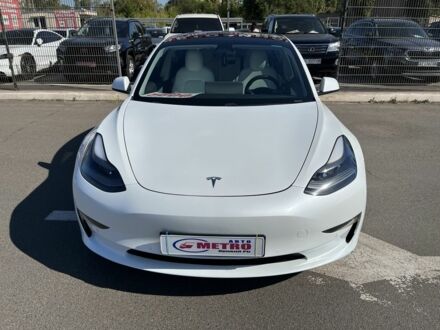 Тесла Модель 3 2021 в Кривом Роге на Automoto.ua Белый Тесла Модель 3, объемом двигателя 0 л и пробегом 62 тыс. км за 17800 $, фото 1 на Automoto.ua