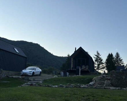 Белый Тесла Модель 3, объемом двигателя 0 л и пробегом 120 тыс. км за 22000 $, фото 1 на Automoto.ua