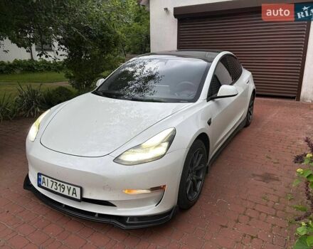 Белый Тесла Модель 3, объемом двигателя 0 л и пробегом 100 тыс. км за 20500 $, фото 1 на Automoto.ua