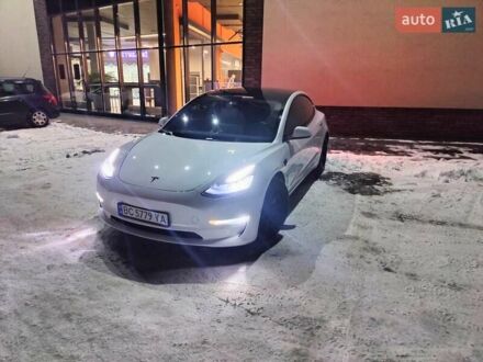 Белый Тесла Модель 3, объемом двигателя 0 л и пробегом 72 тыс. км за 22000 $, фото 1 на Automoto.ua