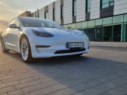 Белый Тесла Модель 3, объемом двигателя 0 л и пробегом 74 тыс. км за 17999 $, фото 1 на Automoto.ua