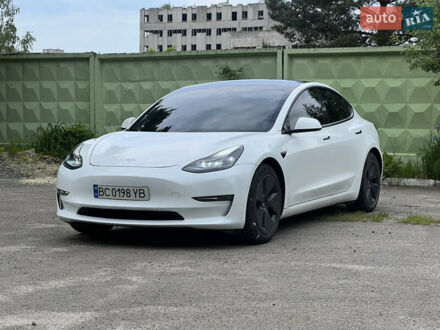 Тесла Модель 3 2021 у Новояворівськ на Automoto.ua Білий Тесла Модель 3, об'ємом двигуна 0 л та пробігом 80 тис. км за 17900 $, фото 1 на Automoto.ua