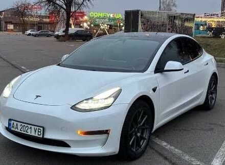 Білий Тесла Модель 3, об'ємом двигуна 0 л та пробігом 60 тис. км за 368 $, фото 1 на Automoto.ua