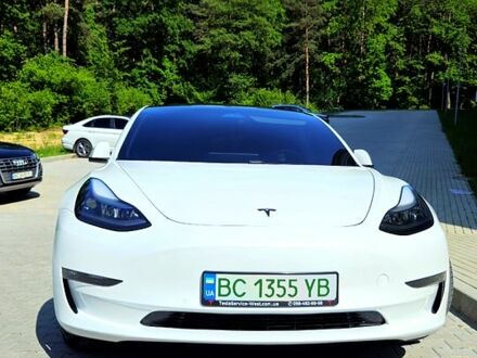 Білий Тесла Модель 3, об'ємом двигуна 0 л та пробігом 52 тис. км за 22500 $, фото 1 на Automoto.ua
