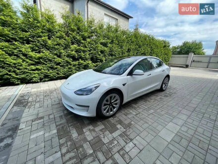 Тесла Модель 3 2021 в Киеве на Automoto.ua Белый Тесла Модель 3, объемом двигателя 0 л и пробегом 95 тыс. км за 18000 $, фото 1 на Automoto.ua