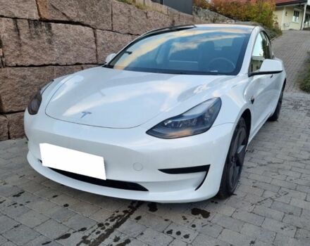 Белый Тесла Модель 3, объемом двигателя 0 л и пробегом 49 тыс. км за 12500 $, фото 1 на Automoto.ua