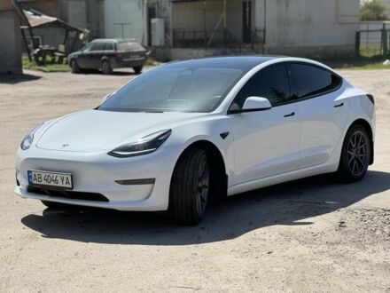 Білий Тесла Модель 3, об'ємом двигуна 0 л та пробігом 23 тис. км за 24000 $, фото 1 на Automoto.ua
