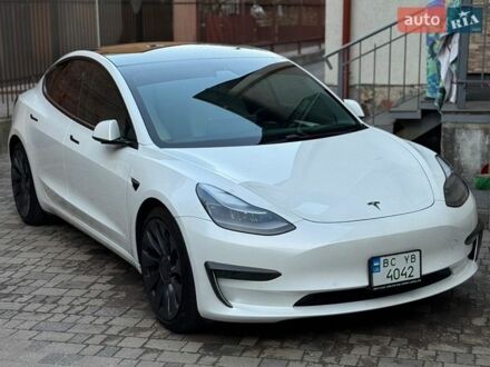 Белый Тесла Модель 3, объемом двигателя 0 л и пробегом 40 тыс. км за 21000 $, фото 1 на Automoto.ua