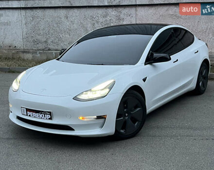 Белый Тесла Модель 3, объемом двигателя 0 л и пробегом 52 тыс. км за 21500 $, фото 1 на Automoto.ua