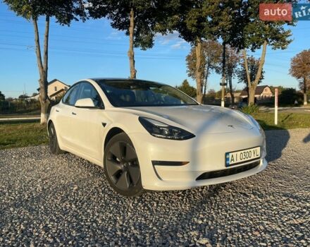 Білий Тесла Модель 3, об'ємом двигуна 0 л та пробігом 100 тис. км за 21999 $, фото 1 на Automoto.ua