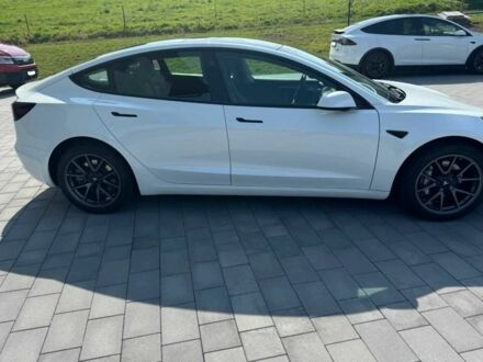 Білий Тесла Модель 3, об'ємом двигуна 0 л та пробігом 82 тис. км за 12600 $, фото 1 на Automoto.ua