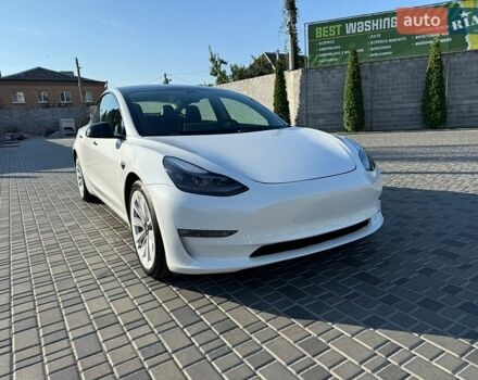 Белый Тесла Модель 3, объемом двигателя 0 л и пробегом 80 тыс. км за 21600 $, фото 1 на Automoto.ua