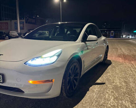 Белый Тесла Модель 3, объемом двигателя 0 л и пробегом 120 тыс. км за 18200 $, фото 1 на Automoto.ua