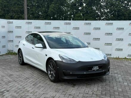 Тесла Модель 3 2021 в Луцке на Automoto.ua Белый Тесла Модель 3, объемом двигателя 0 л и пробегом 194 тыс. км за 13900 $, фото 1 на Automoto.ua