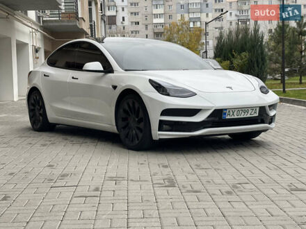 Тесла Модель 3 2021 у Дніпро (Дніпропетровську) на Automoto.ua Білий Тесла Модель 3, об'ємом двигуна 0 л та пробігом 37 тис. км за 18900 $, фото 1 на Automoto.ua
