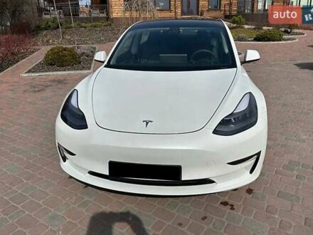 Белый Тесла Модель 3, объемом двигателя 0 л и пробегом 55 тыс. км за 18000 $, фото 1 на Automoto.ua