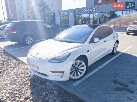 Тесла Модель 3 2021 в Днепре (Днепропетровске) на Automoto.ua Белый Тесла Модель 3, объемом двигателя 0 л и пробегом 79 тыс. км за 19500 $, фото 1 на Automoto.ua