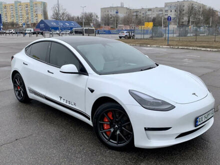 Тесла Модель 3 2021 в Харькове на Automoto.ua Белый Тесла Модель 3, объемом двигателя 0 л и пробегом 20 тыс. км за 22900 $, фото 1 на Automoto.ua