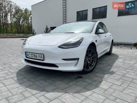 Білий Тесла Модель 3, об'ємом двигуна 0 л та пробігом 47 тис. км за 22100 $, фото 1 на Automoto.ua