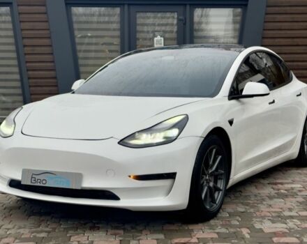 Білий Тесла Модель 3, об'ємом двигуна 0 л та пробігом 84 тис. км за 18950 $, фото 1 на Automoto.ua