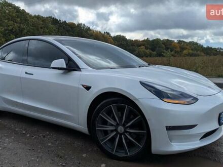 Белый Тесла Модель 3, объемом двигателя 0 л и пробегом 59 тыс. км за 22499 $, фото 1 на Automoto.ua