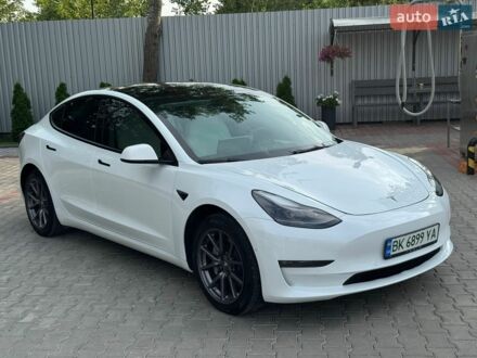 Белый Тесла Модель 3, объемом двигателя 0 л и пробегом 97 тыс. км за 17800 $, фото 1 на Automoto.ua