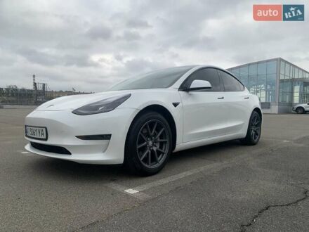 Тесла Модель 3 2021 в Киеве на Automoto.ua Белый Тесла Модель 3, объемом двигателя 0 л и пробегом 60 тыс. км за 20490 $, фото 1 на Automoto.ua