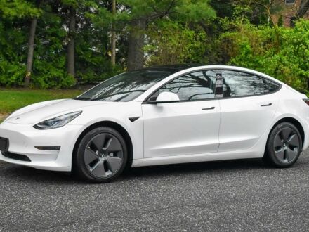 Тесла Модель 3 2021 в Сумах на Automoto.ua Белый Тесла Модель 3, объемом двигателя 0 л и пробегом 41 тыс. км за 7600 $, фото 1 на Automoto.ua