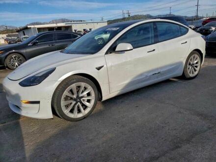 Білий Тесла Модель 3, об'ємом двигуна 0 л та пробігом 82 тис. км за 4000 $, фото 1 на Automoto.ua