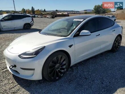 Тесла Модель 3 2021 в Львове на Automoto.ua Белый Тесла Модель 3, объемом двигателя 0 л и пробегом 65 тыс. км за 18000 $, фото 1 на Automoto.ua