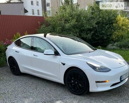 Білий Тесла Модель 3, об'ємом двигуна 0 л та пробігом 63 тис. км за 25500 $, фото 1 на Automoto.ua