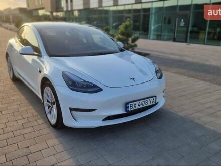 Тесла Модель 3 2021 у Хмельницькому на Automoto.ua Білий Тесла Модель 3, об'ємом двигуна 0 л та пробігом 73 тис. км за 19500 $, фото 1 на Automoto.ua