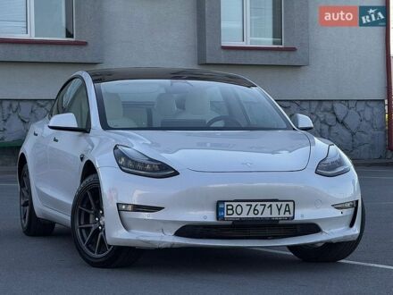 Белый Тесла Модель 3, объемом двигателя 0 л и пробегом 105 тыс. км за 18999 $, фото 1 на Automoto.ua