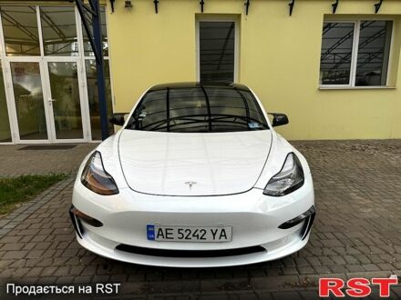 Тесла Модель 3 2021 в Харькове на Automoto.ua Белый Тесла Модель 3, объемом двигателя 0 л и пробегом 57 тыс. км за 19399 $, фото 1 на Automoto.ua
